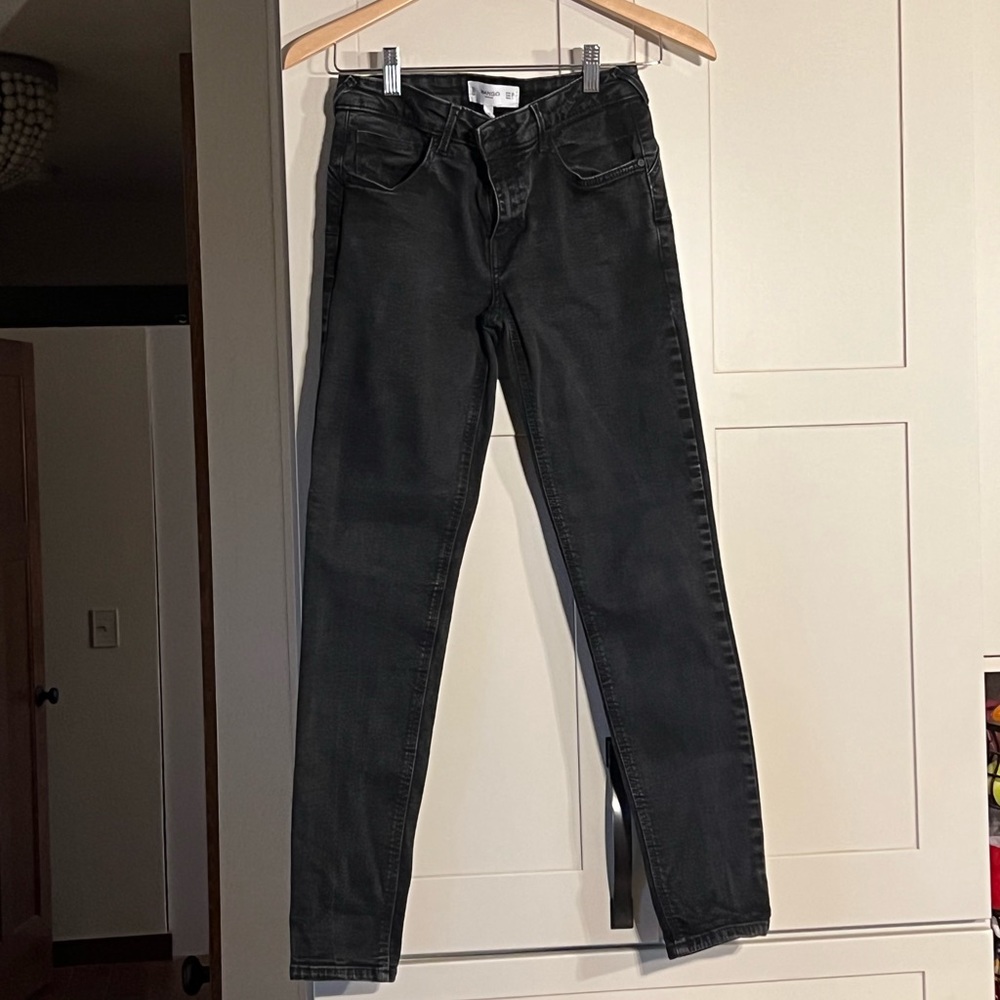 Mango Kim black 5 pocket skinny jean, size 6